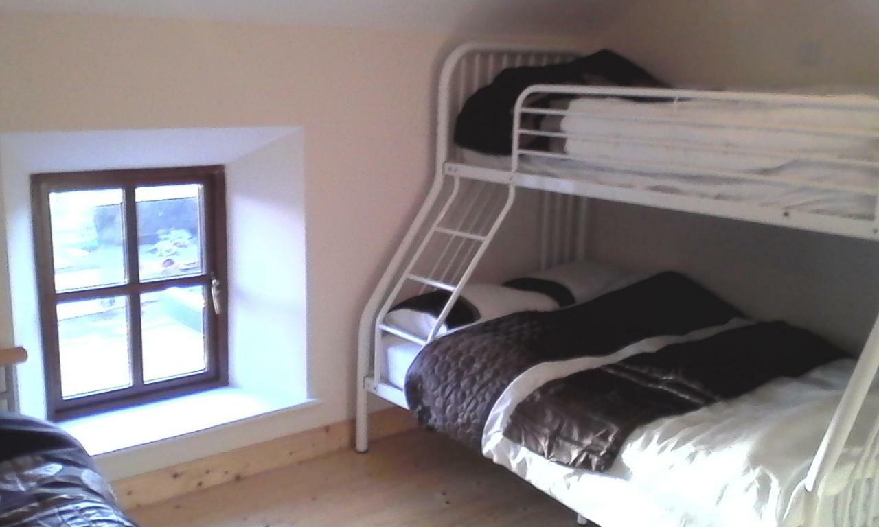 Green Adventure Ecohostel Clonmore Экстерьер фото